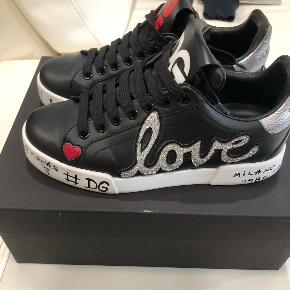 Sneakers